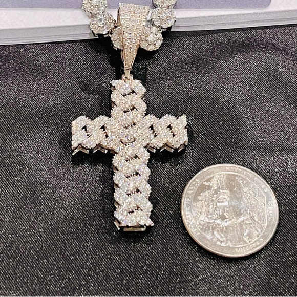 Vvs Certified Diamond Cross pendant, Documents Included, Passes diamond tester! - Picture 6 of 9